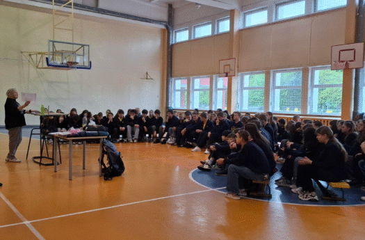 Priešgaisrinės gelbėjimo valdybos atstovai vedė pamokas