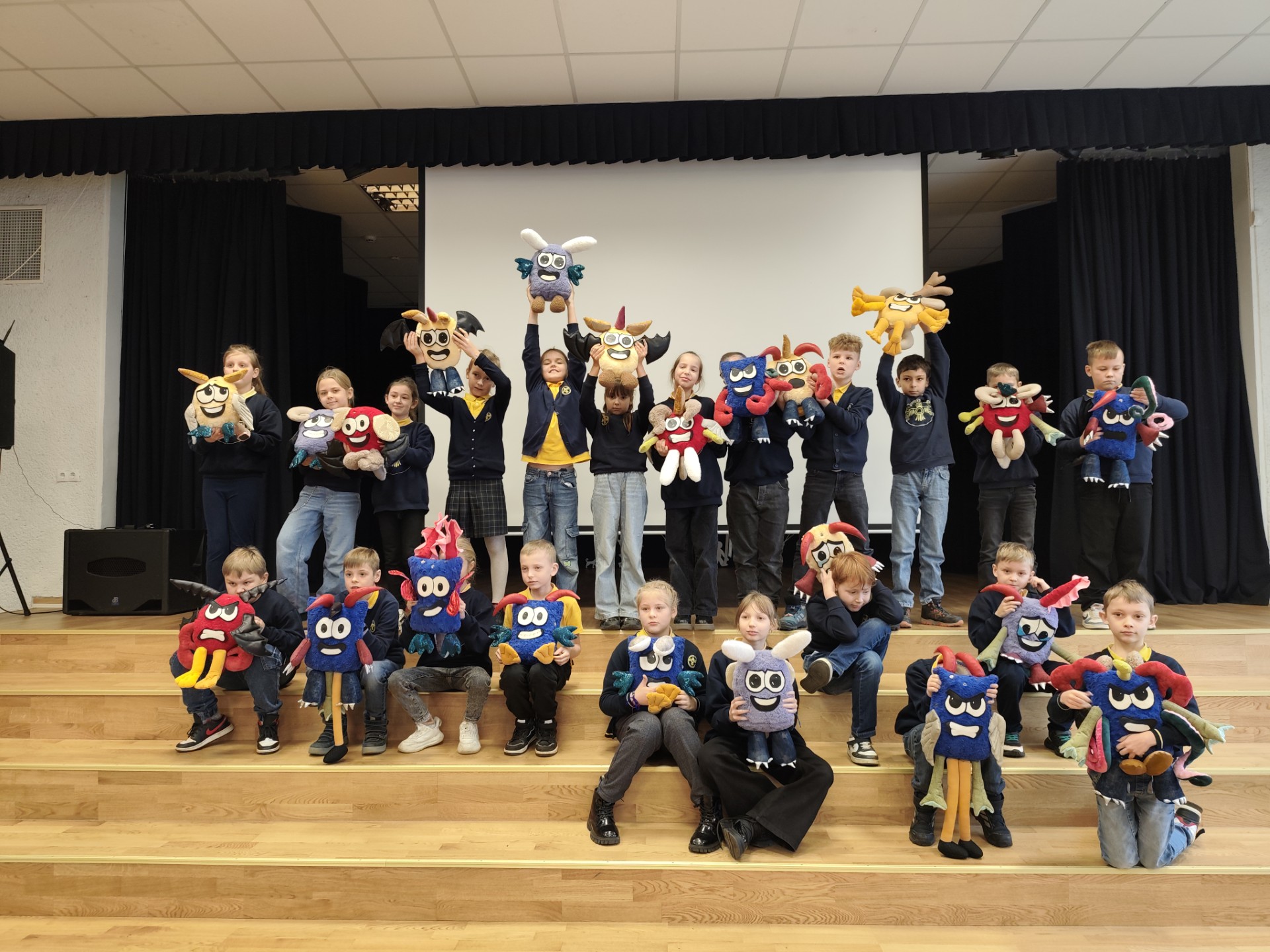 „Emocinių–socialinių įgūdžių ugdymas su Boomogi monstrais“.