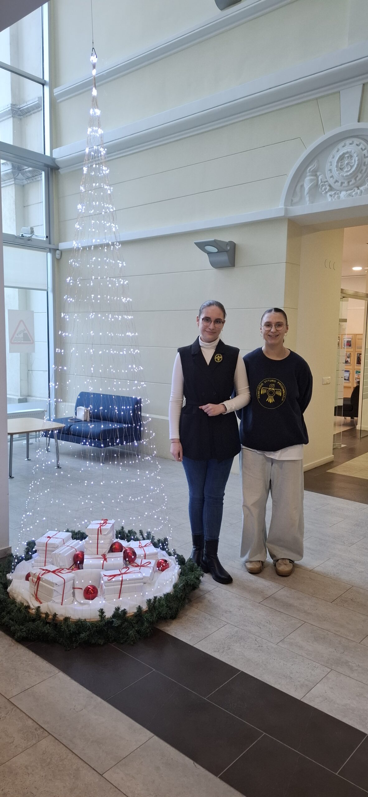 Mokinių tarybos narės tobulino savo patirtį ir prisidėjo prie jaunimo ateities