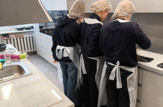 Panevėžio Šaltinio progimnazijos 6 kl. mokiniai Vyturio progimnazijos atnaujintose technologinėse erdvėse