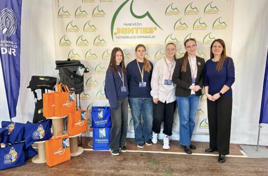 Mokinės iškovojo 5-ąją vietą inžinerijos konkurse