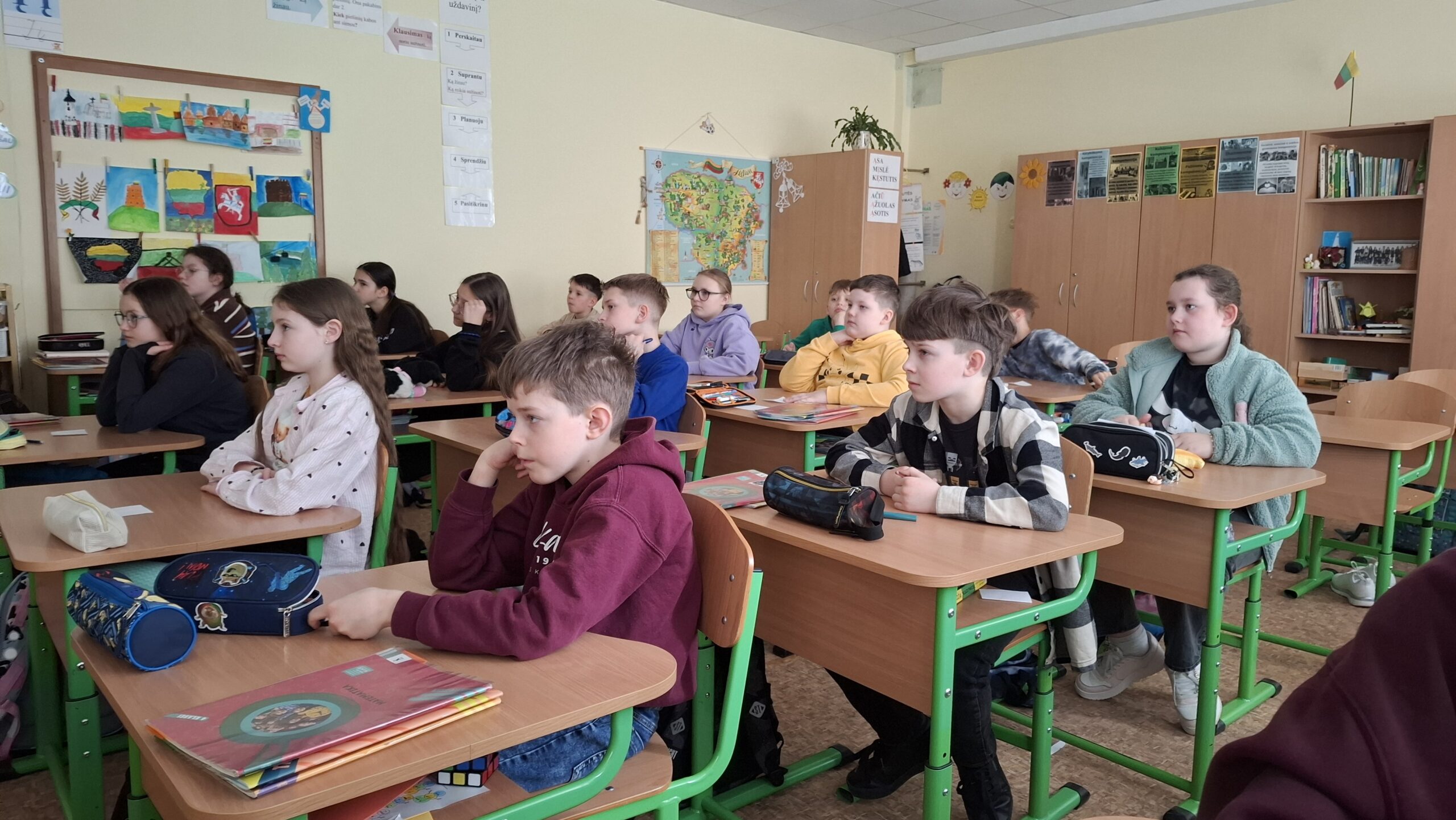 „Metų knygos rinkimai 2025“