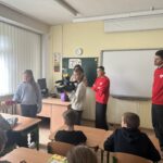 Gegužės 22 dieną 4d klasės mokiniai prisijungė prie iniciatyvos „Kryptis – profesijų pasaulyje“