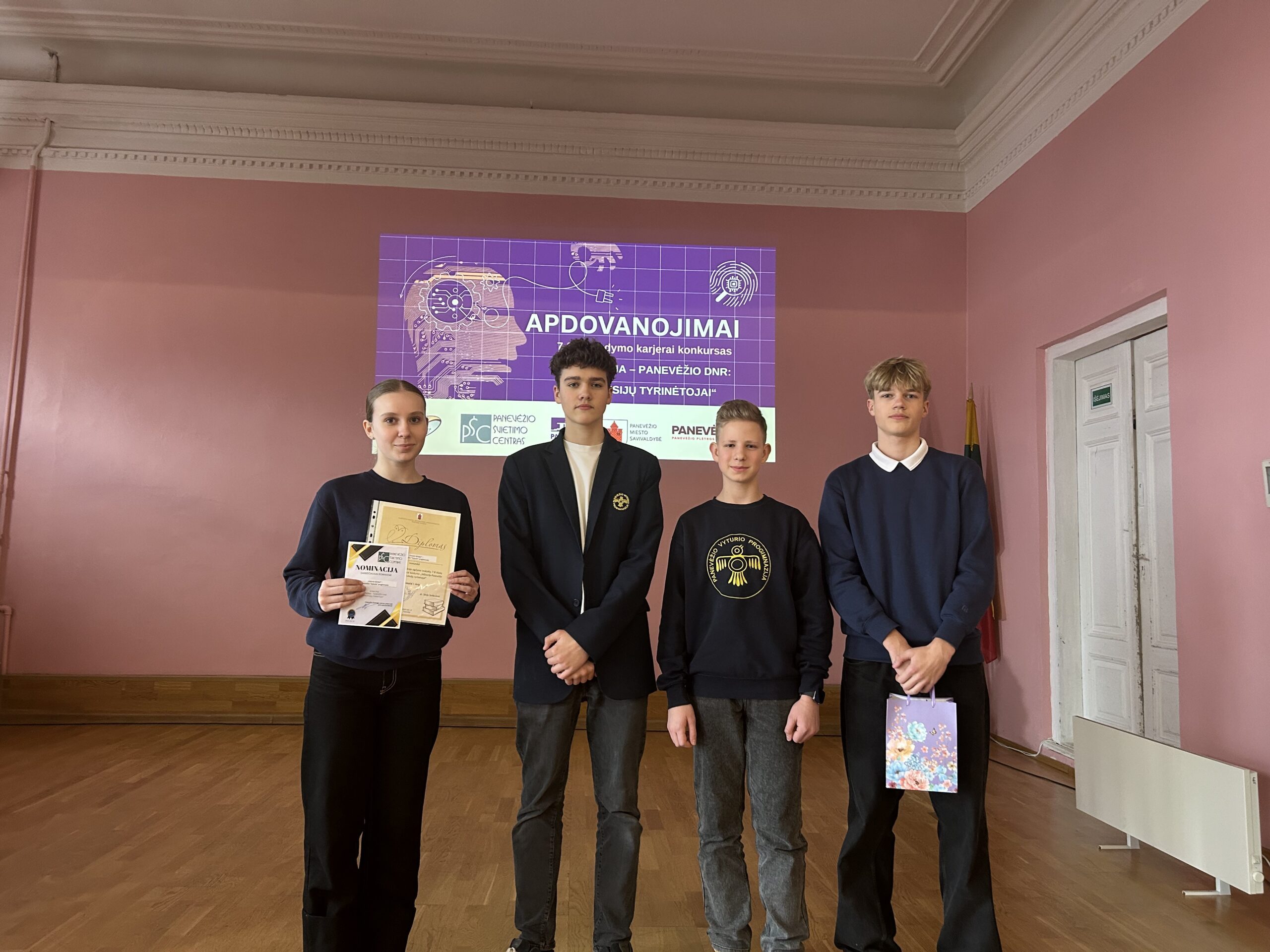 Mūsų mokyklos aštuntokai triumfavo inžinieriniame konkurse!