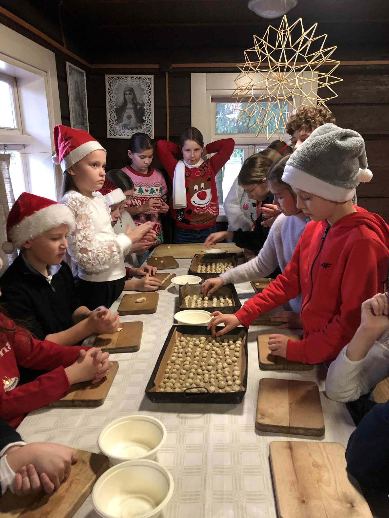 „Prie balto šv. Kūčių stalo“