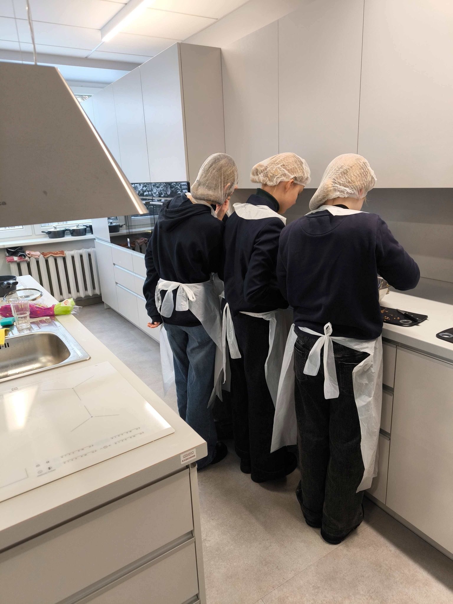 Panevėžio Šaltinio progimnazijos 6 kl. mokiniai Vyturio progimnazijos atnaujintose technologinėse erdvėse