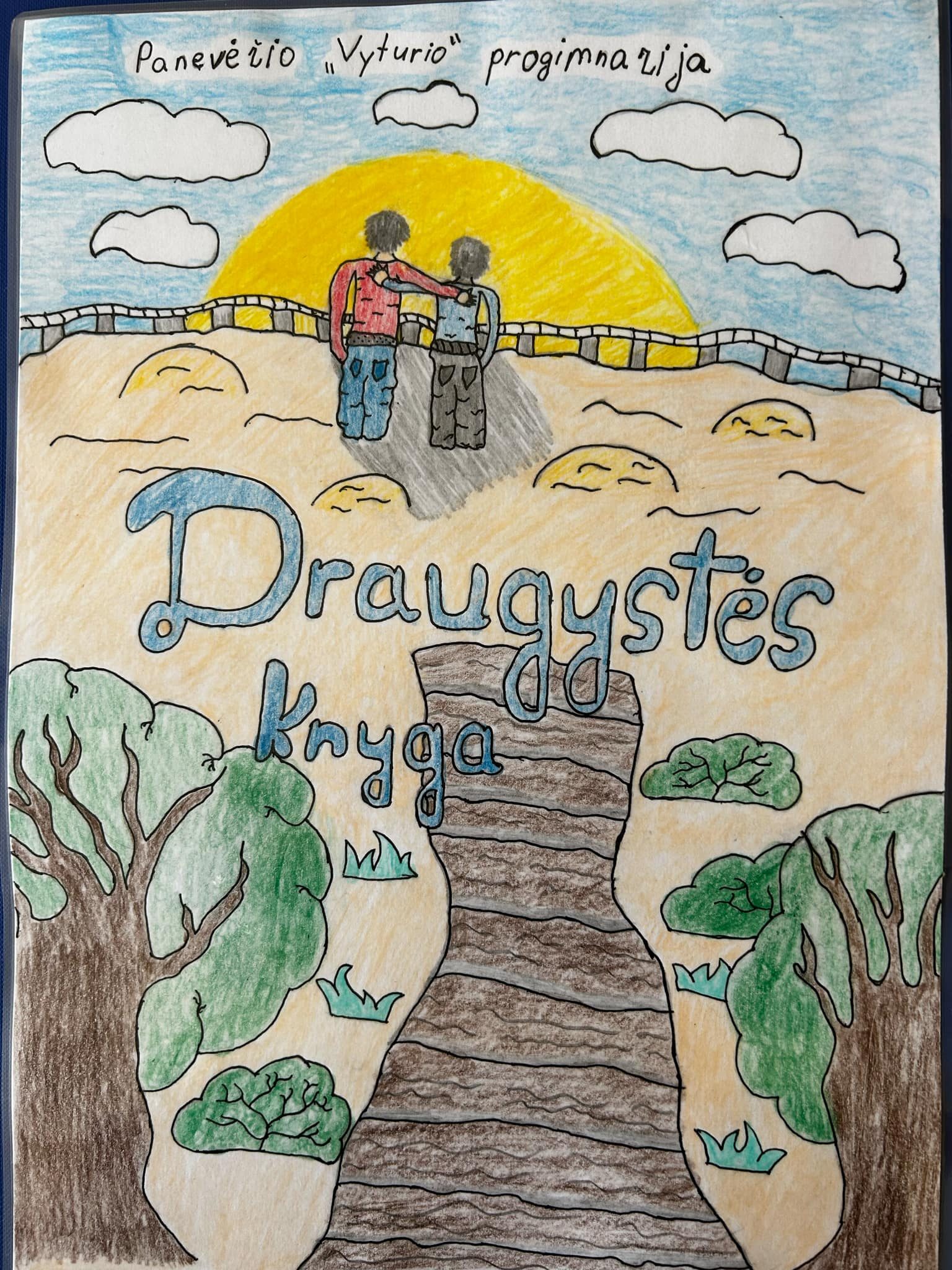 Kovo mėnesį 3-8 klasių mokiniai sukūrė nepaprastą „Draugystės knygą”!