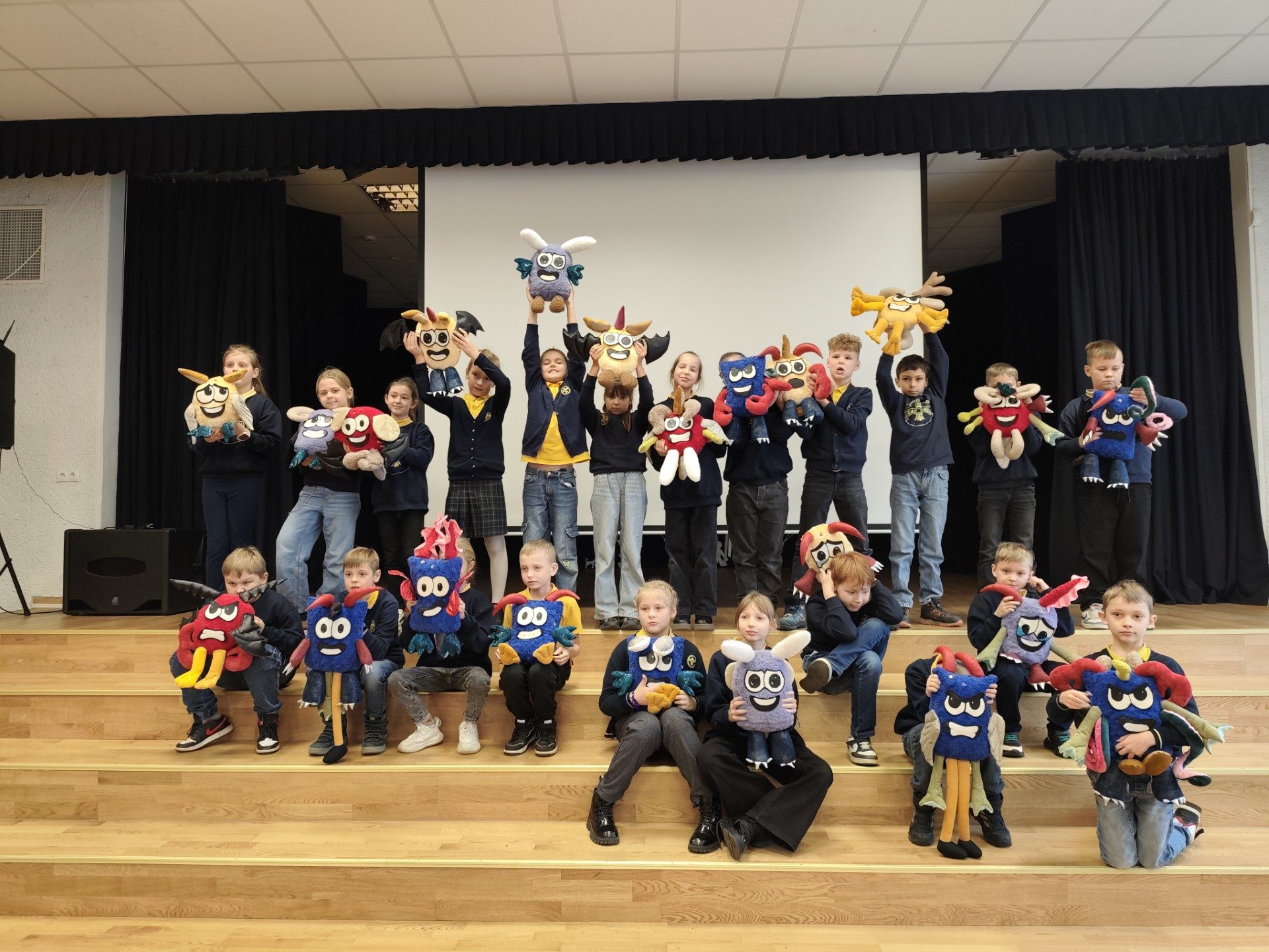 „Emocinių–socialinių įgūdžių ugdymas su Boomogi monstrais“.