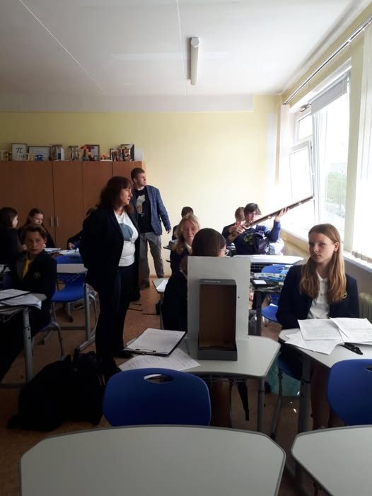 "Tyrinėk"